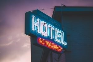 Sign: Hotel, no vacancy