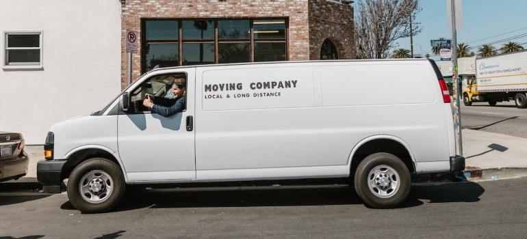 a white moving van