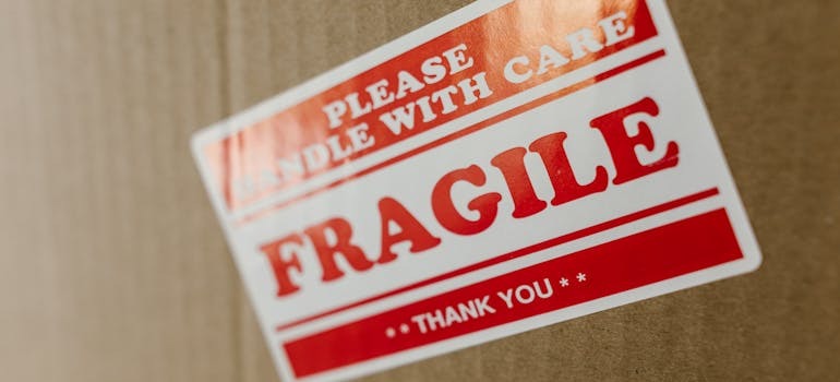 A box with the label fragile on it